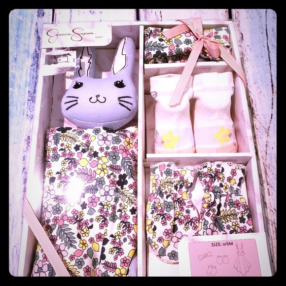 Jessica Simpson Other - New Jessica gift box baby 0-6 girls